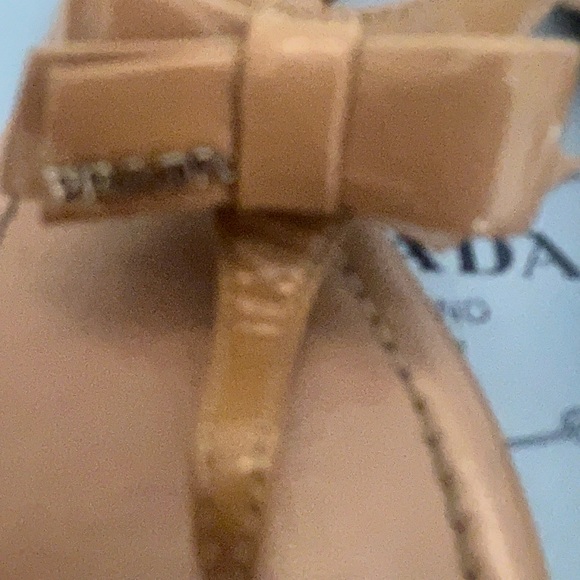 PRADA bow sandals. Prettiest patent leather bow great for the pool or everyday! - Picture 8 of 10